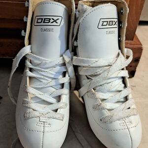 DBX Figure Skates Size 2